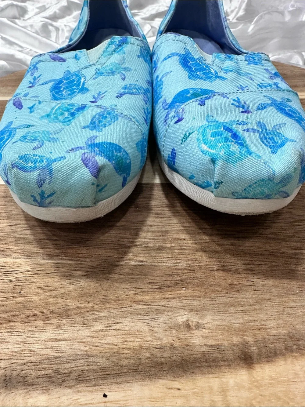 Toms casual slip